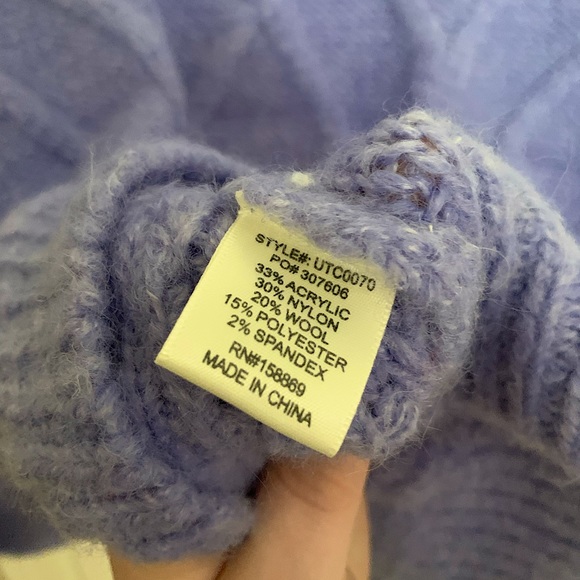 NWOT Promesa Fuzzy Periwinkle Sweater - Size Large - Picture 6 of 6